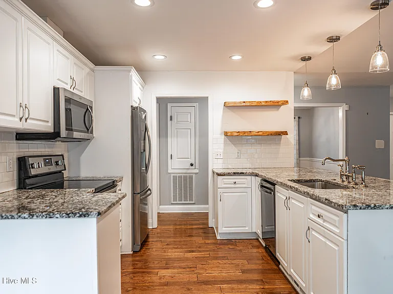 104 Juniper Creek Blvd — Photo 13