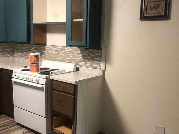 2nd image of 406 E 36th St #Townhouse