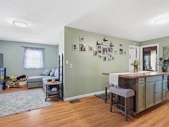 4th image of 19 Erskine Avenue