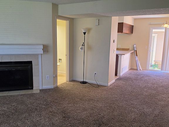 4th image of 4220 S Mobile Cir APT C