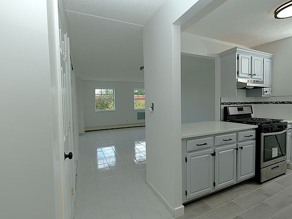 4th image of 486 Central Ave #3