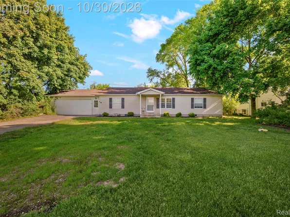 350 Barker Rd, Whitmore Lake, MI 48189