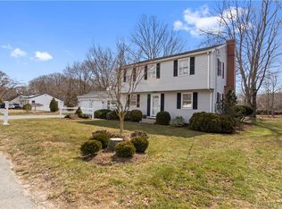 3 Nutmeg Dr, Clinton, CT 06413