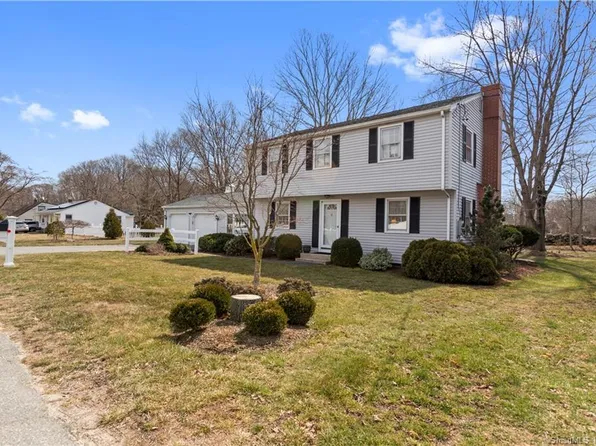 3 Nutmeg Drive, Clinton, CT 06413