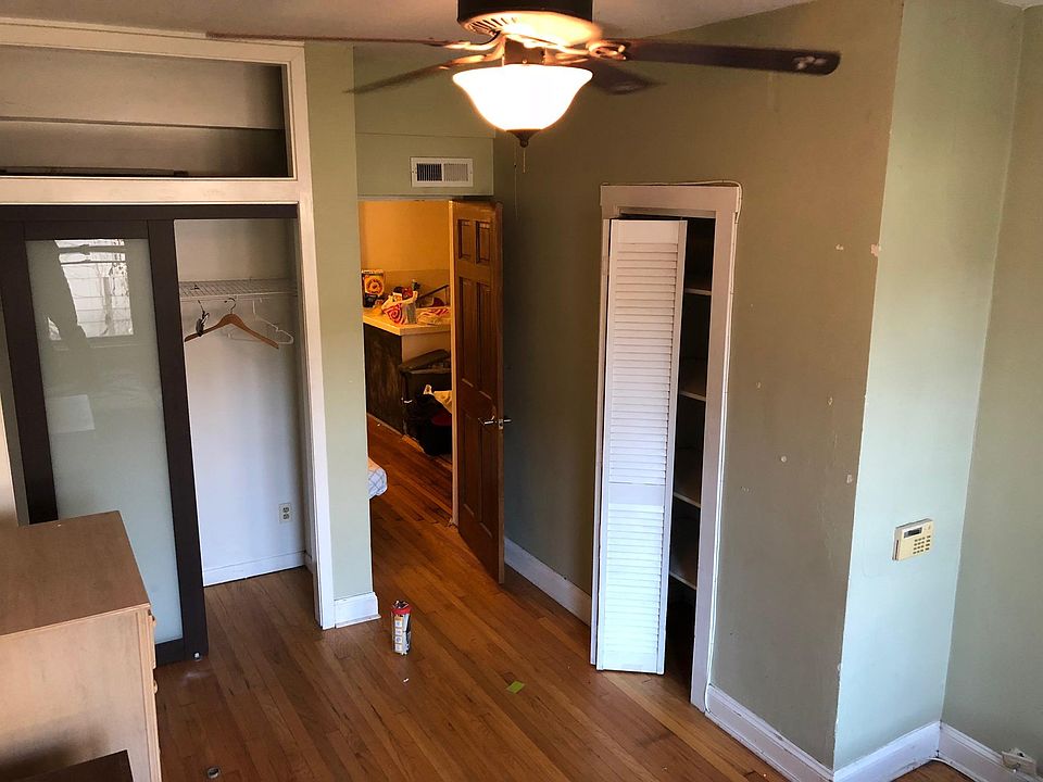 2nd image of 4725 N Kenmore Ave APT 2