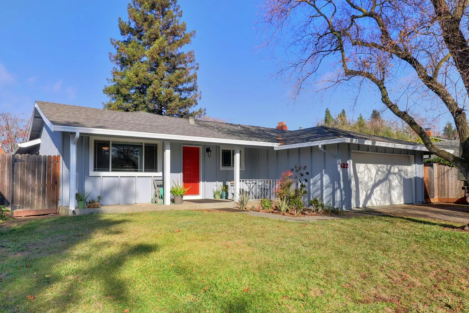 323 Cabrillo Ave photo 1
