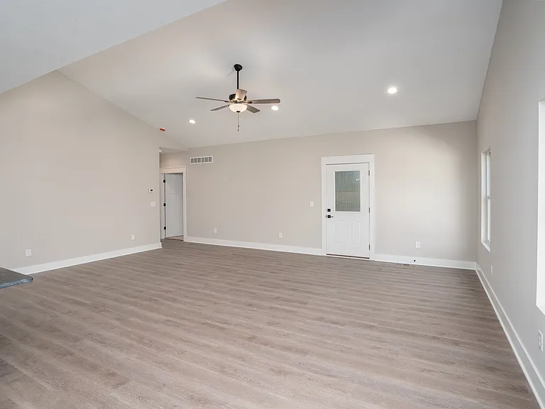 917 Eagle Ridge Dr — Photo 5