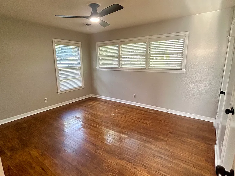 2507 Glendale Dr — Photo 6
