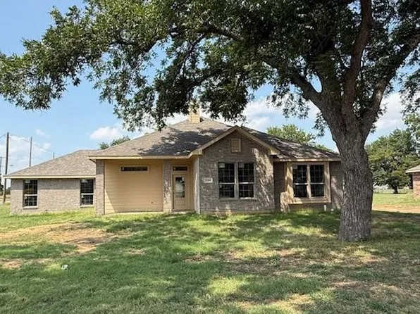 1201 Anthony St, Gainesville, TX 76240