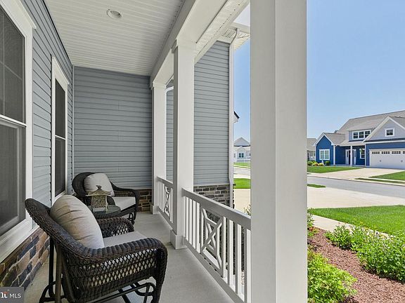 4th image of 29170 Baylis Ave