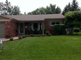 433 Sandpiper Ln, Marysville, MI