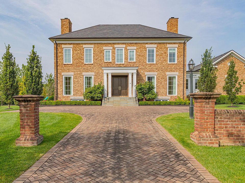 1st image of 4 Highgrove Farms