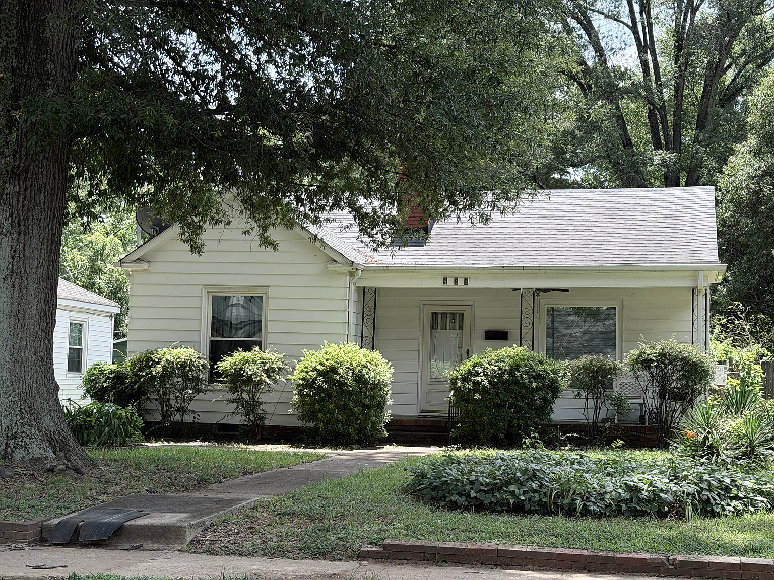 2 bed, 964 sqft, $1,000 — Photo 1