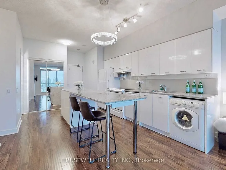 33 Singer Ct #2808 — Photo 5