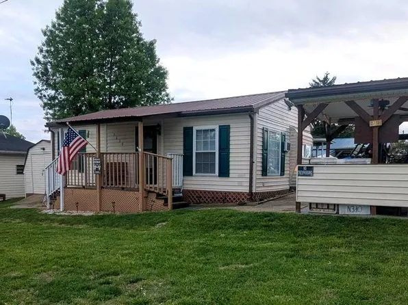 10 Yogi Bear Blvd, Falling Waters, WV 25419