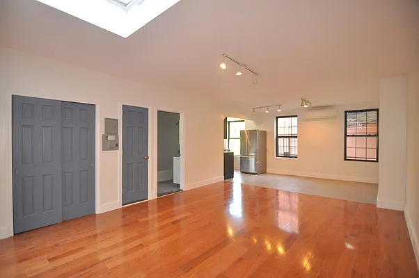 Rented by Nest Seekers International | media 14