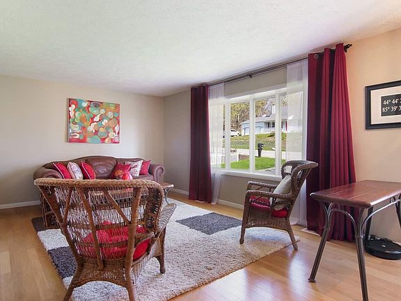 3rd image of 4293 Briarcliff Dr