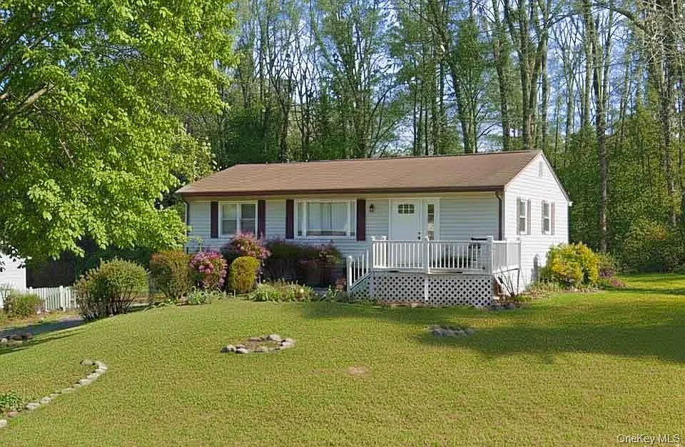 9 Merriewold Lane S photo 1