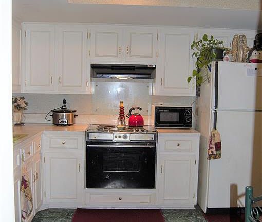 3rd image of 4006 Camellia Dr