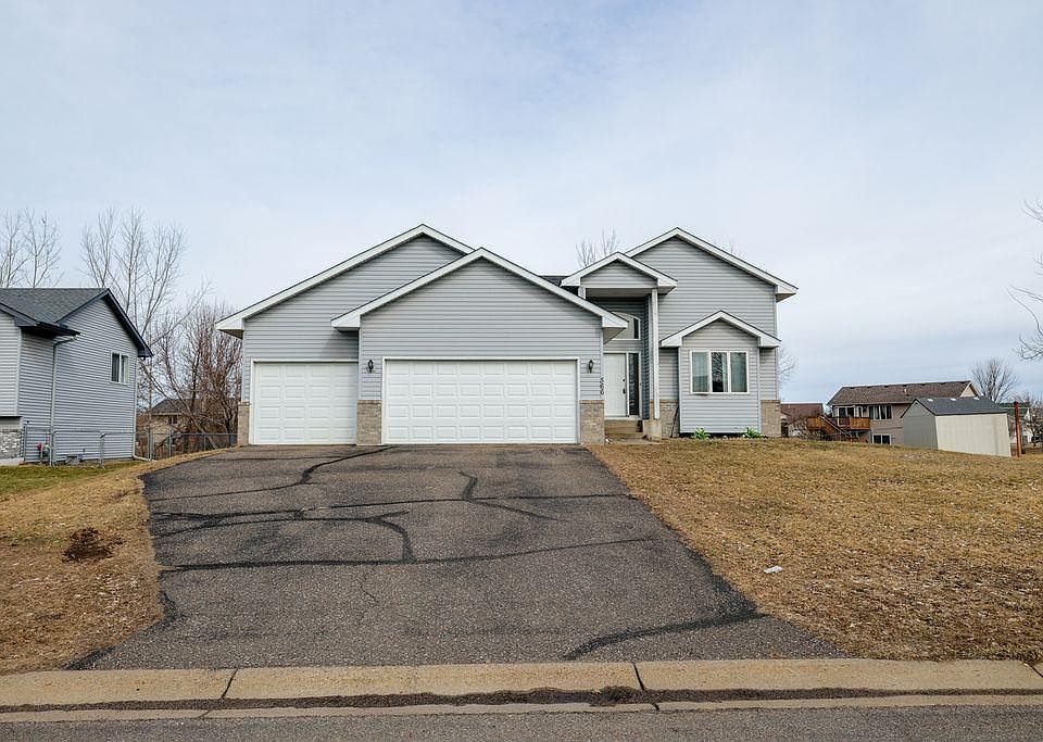 1st image of 566 Marcia Dr