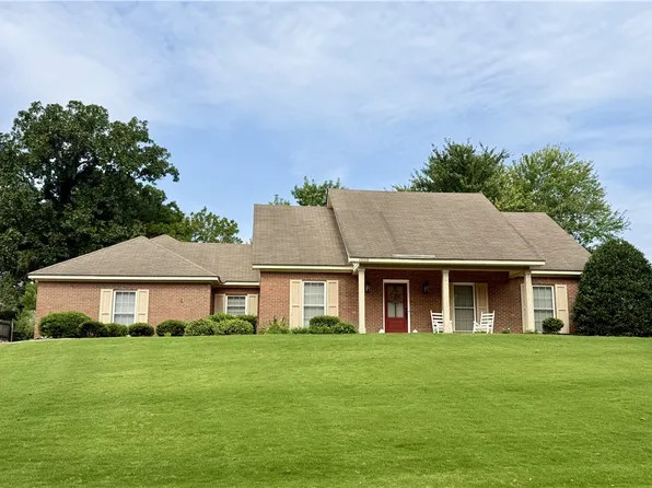 1902 Bengal Dr, Opelika, AL 36801