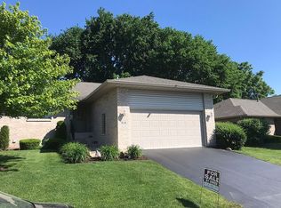 916 High Point Dr, Rockton, IL 61072