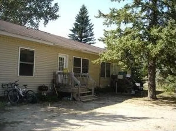 968 E Main St, Vanderbilt, MI 49795