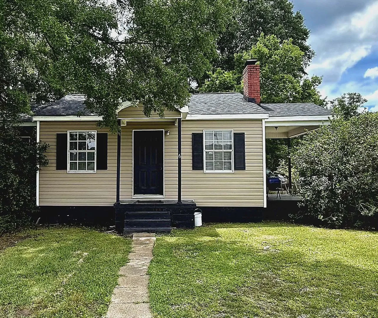 Renovated home in the heart of Oxford! — Photo 1