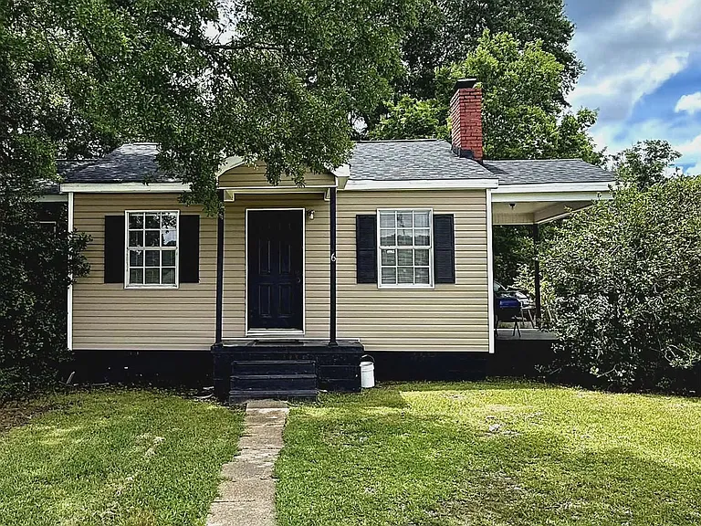 1106 Highway Dr — Photo 1