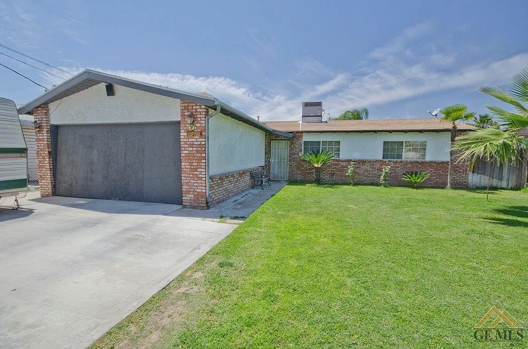 8785 Dublin Dr photo 1