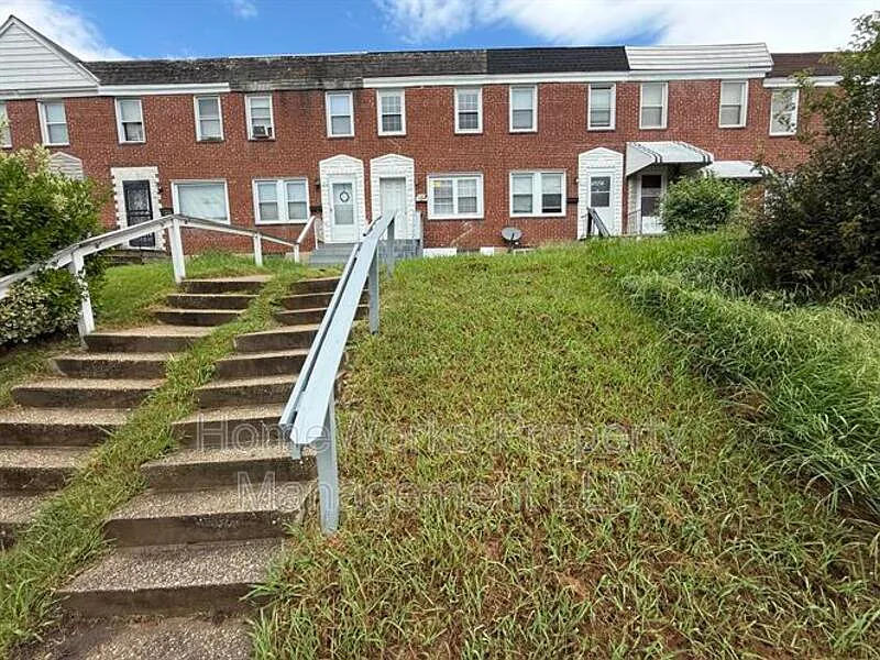 2 bed, 1.0 bath, 1280 sqft, $1,499 — Photo 2