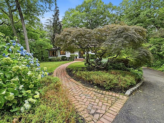 3rd image of 75 Laurel Hill Road