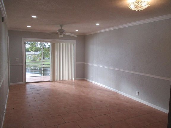 5th image of 154 Lake Meryl Dr APT 259