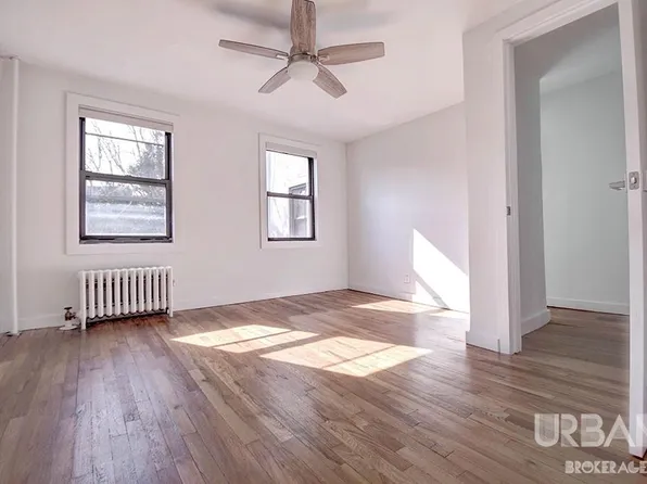 300 Bleecker Street image 3 of 7