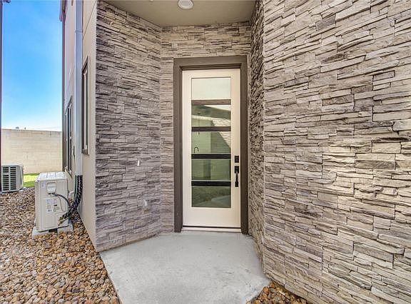 3rd image of 2919 El Fenice Ln
