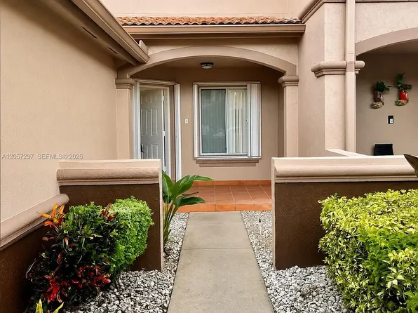 7446 SW 162nd Ct, Miami, FL 33193
