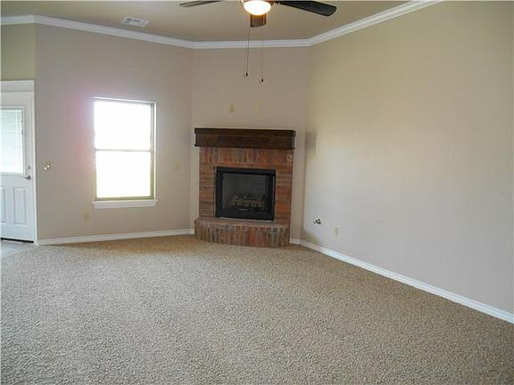 3rd image of 89 Bonaire Dr