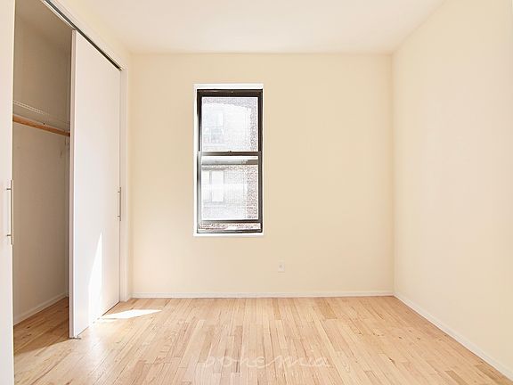 3rd image of 1616 Amsterdam Ave #4E