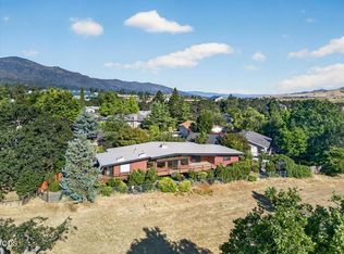 738 Fairway Ct, Ashland, OR 97520