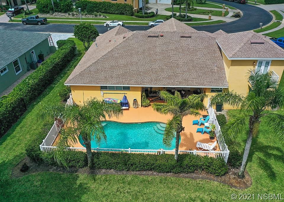 1st image of 122 Mangrove Estates Cir