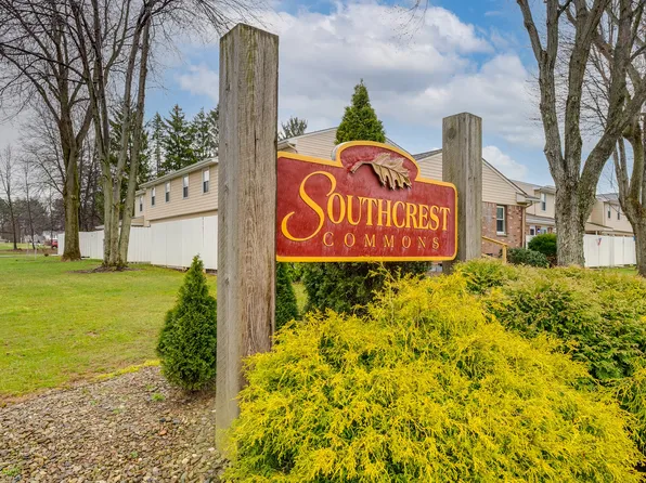 5001 Manchester Rd #J, Akron, OH 44319