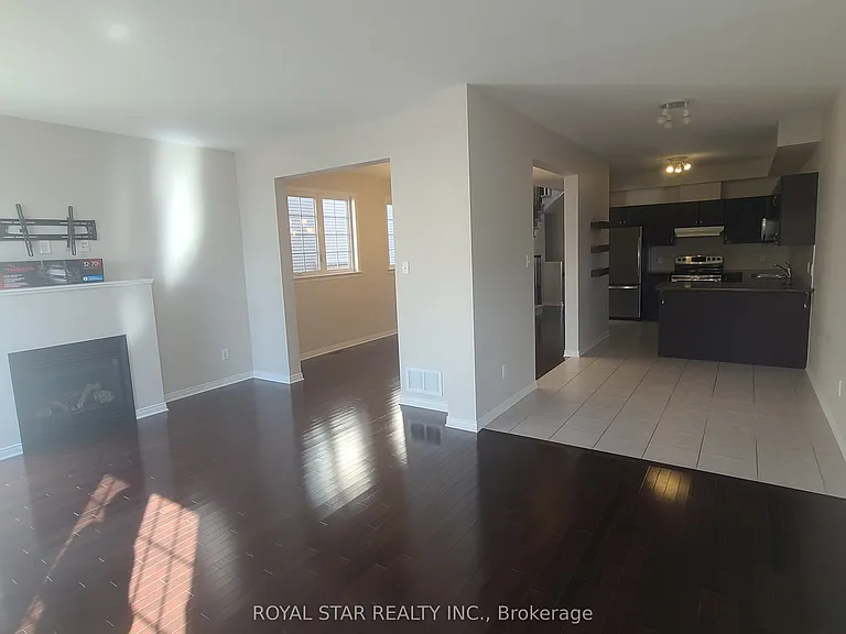 621 Pepperville Cres — Photo 7