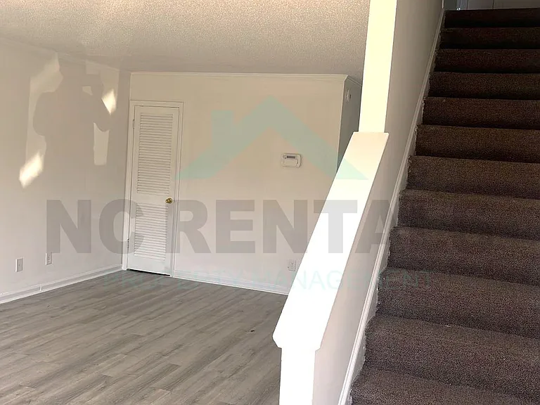 100 Kristin Dr #C5 — Photo 3