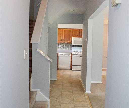 2nd image of 509 Country Club Ln