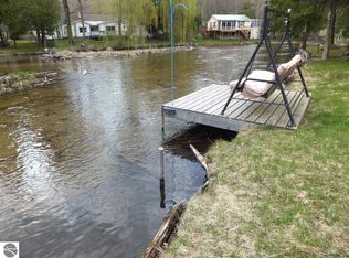 1300 Coho Dr, Beulah, MI 49617