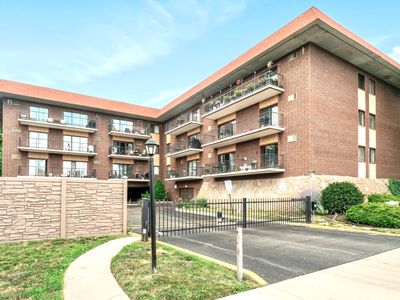 9540 Mayfield Ave APT S205, Oak Lawn, IL, 60453