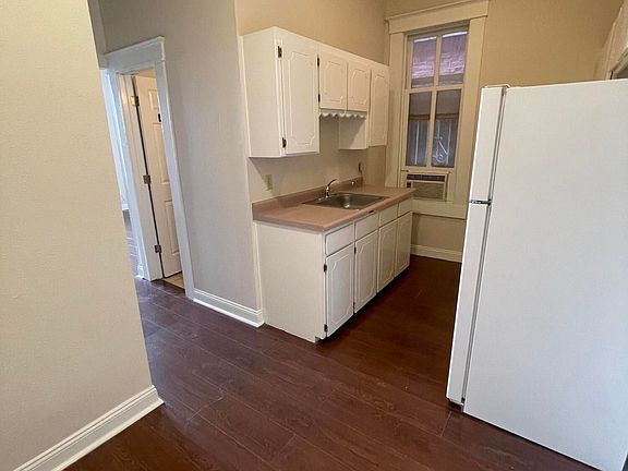 4th image of 521 W Missouri Ave #1