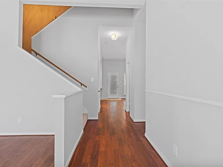 15414 Willow River Dr — Photo 3