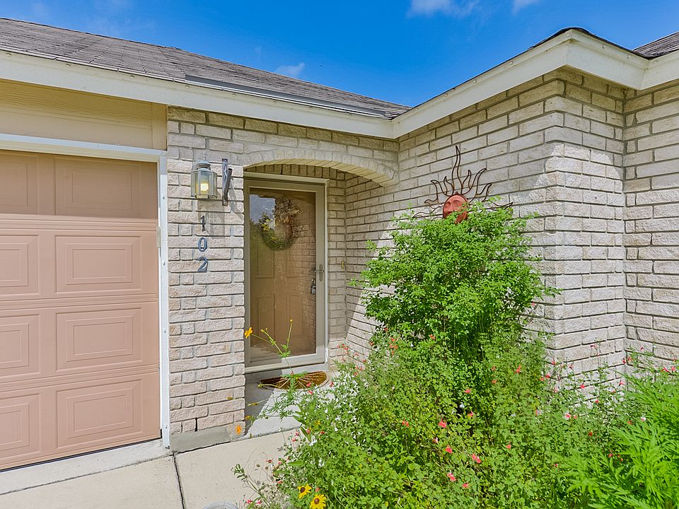 1st image of 102 Woodstone Way