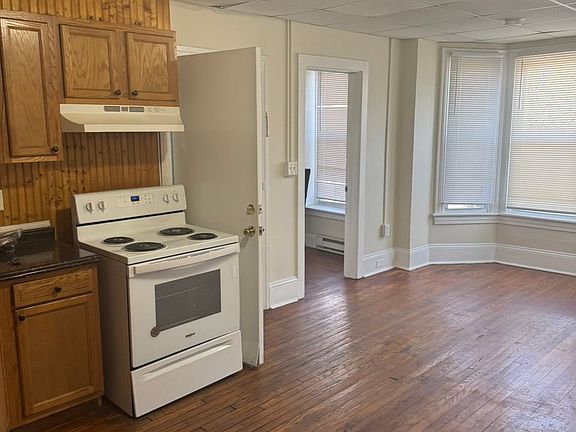 2nd image of 26 W Queen St APT 2F